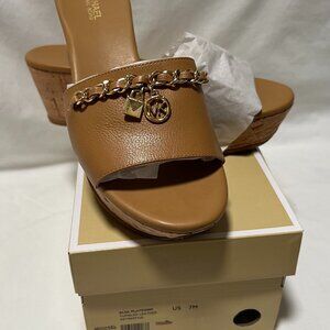 Michael Kors Elsa Platform Deer 7M